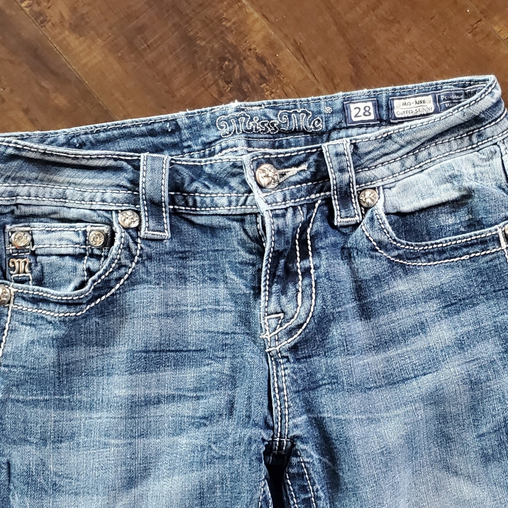 Miss Me Mid Rise Skinny Size 28 EUC Blue Women's Jeans with Cross Stitching - Picture 4 of 6